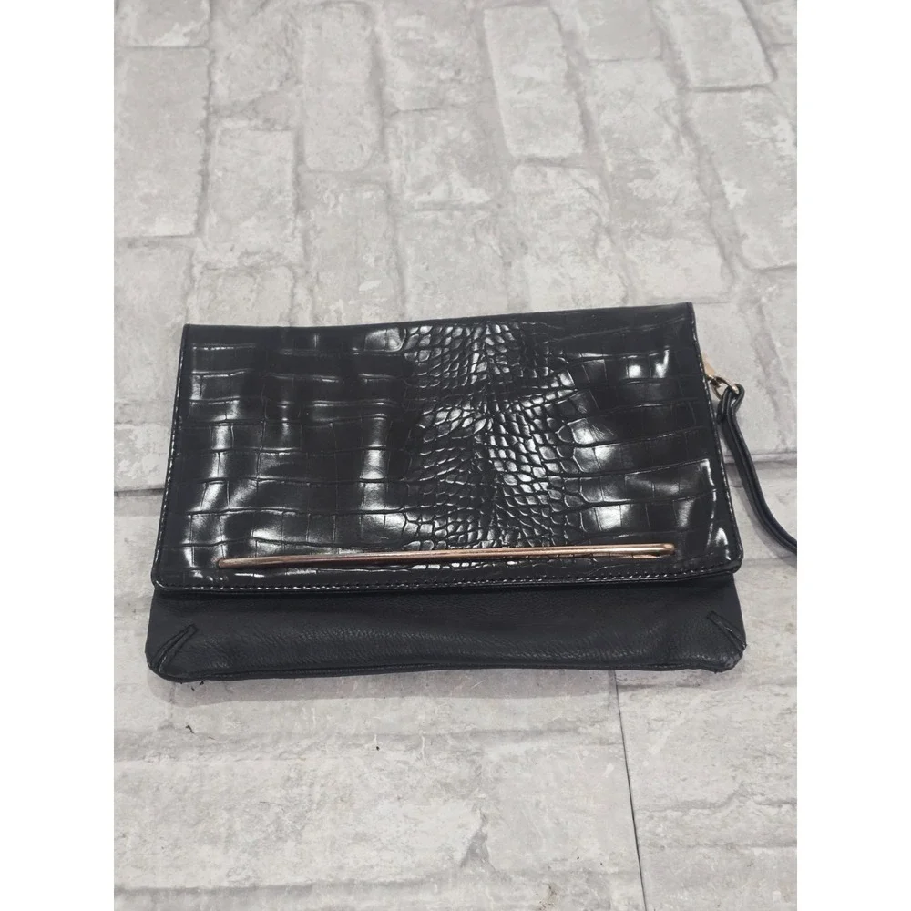 ALDO Black Croc-Embossed Clutch Wristlet Strap Handle Metal Gold Accent 10